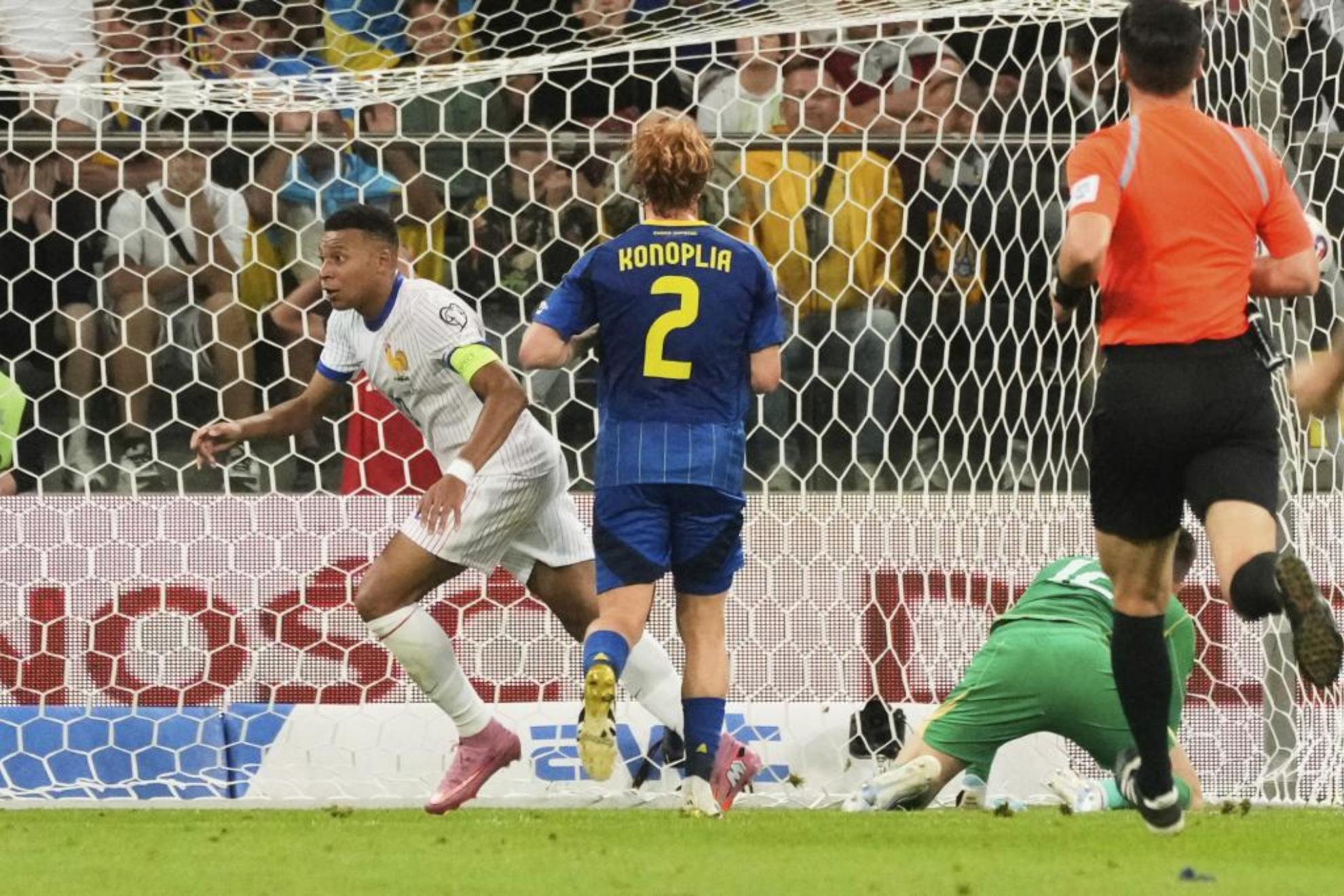 姆巴佩谈追平亨利进球数:向亨利大哥致敬,但我可要超越他了